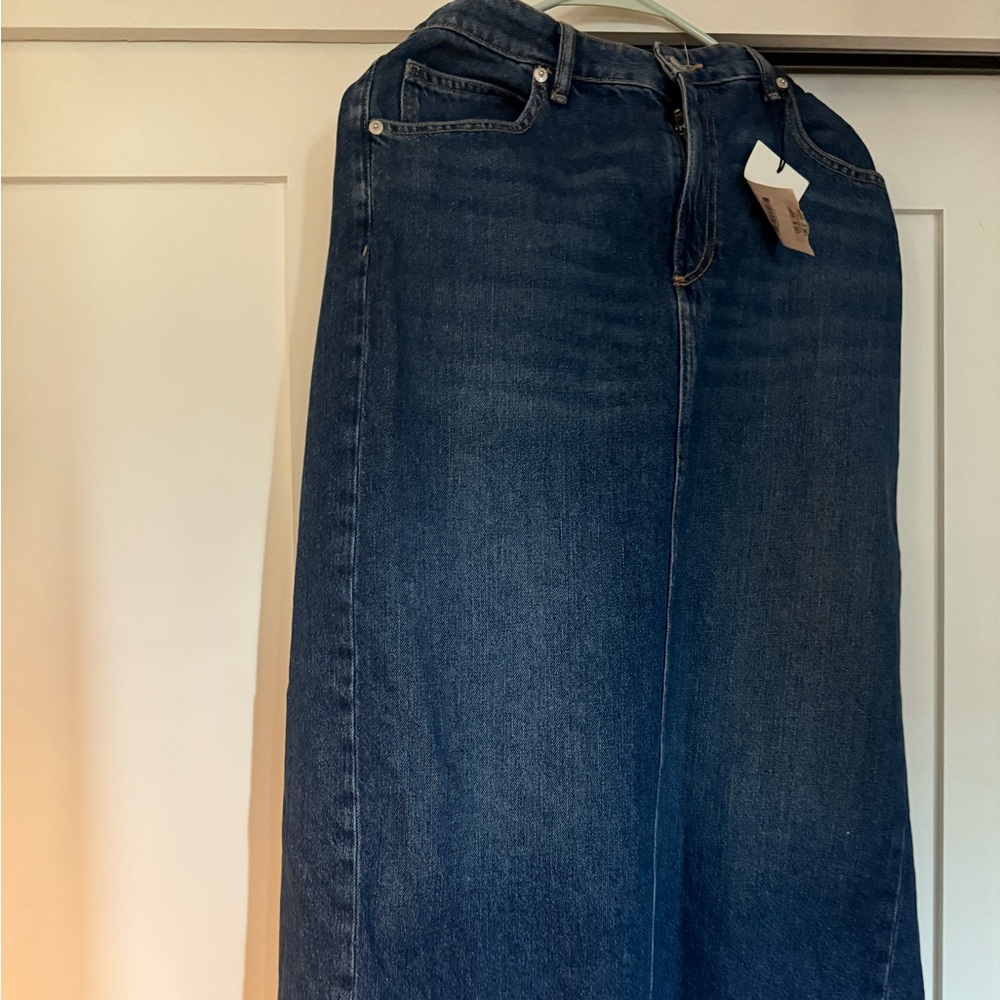 Classic Blue Women's Skirt New With Tags .. Never worn